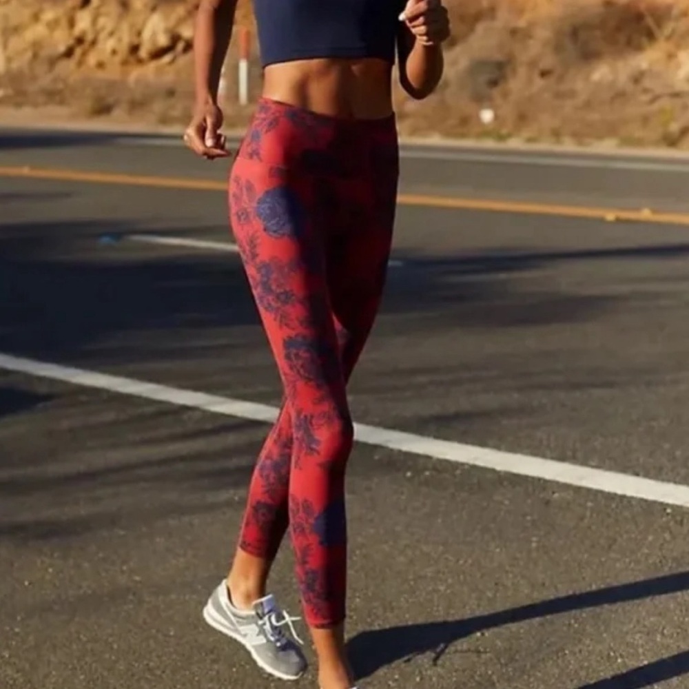 FREE PEOPLE MOVEMENT LOSE CONTROL FLORAL PRINTED LEGGING size x-small - Picture 3 of 5